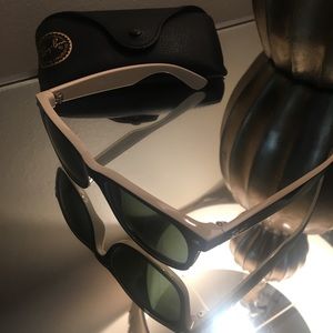 Ray-Ban Sunglasses 🕶 Two tone